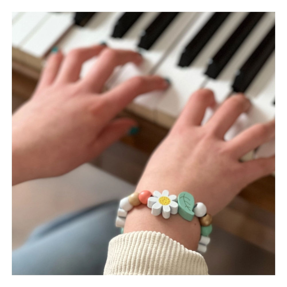 
                  
                    Daisy Chain Bracelet Kit
                  
                