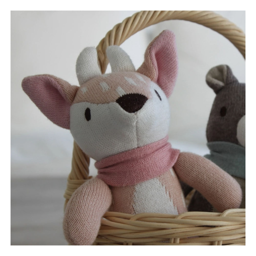 
                  
                    Fearne Deer
                  
                