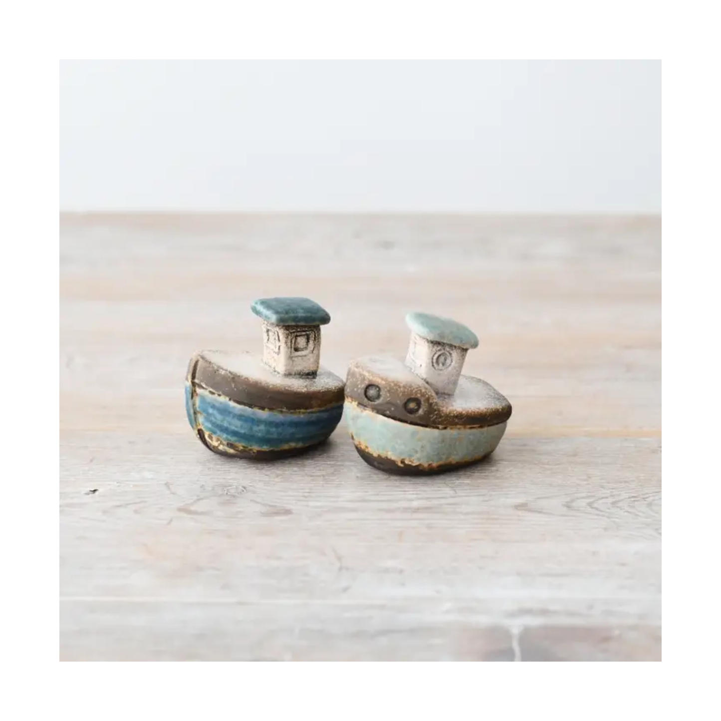 Small Speckled Blue Boat Decorations