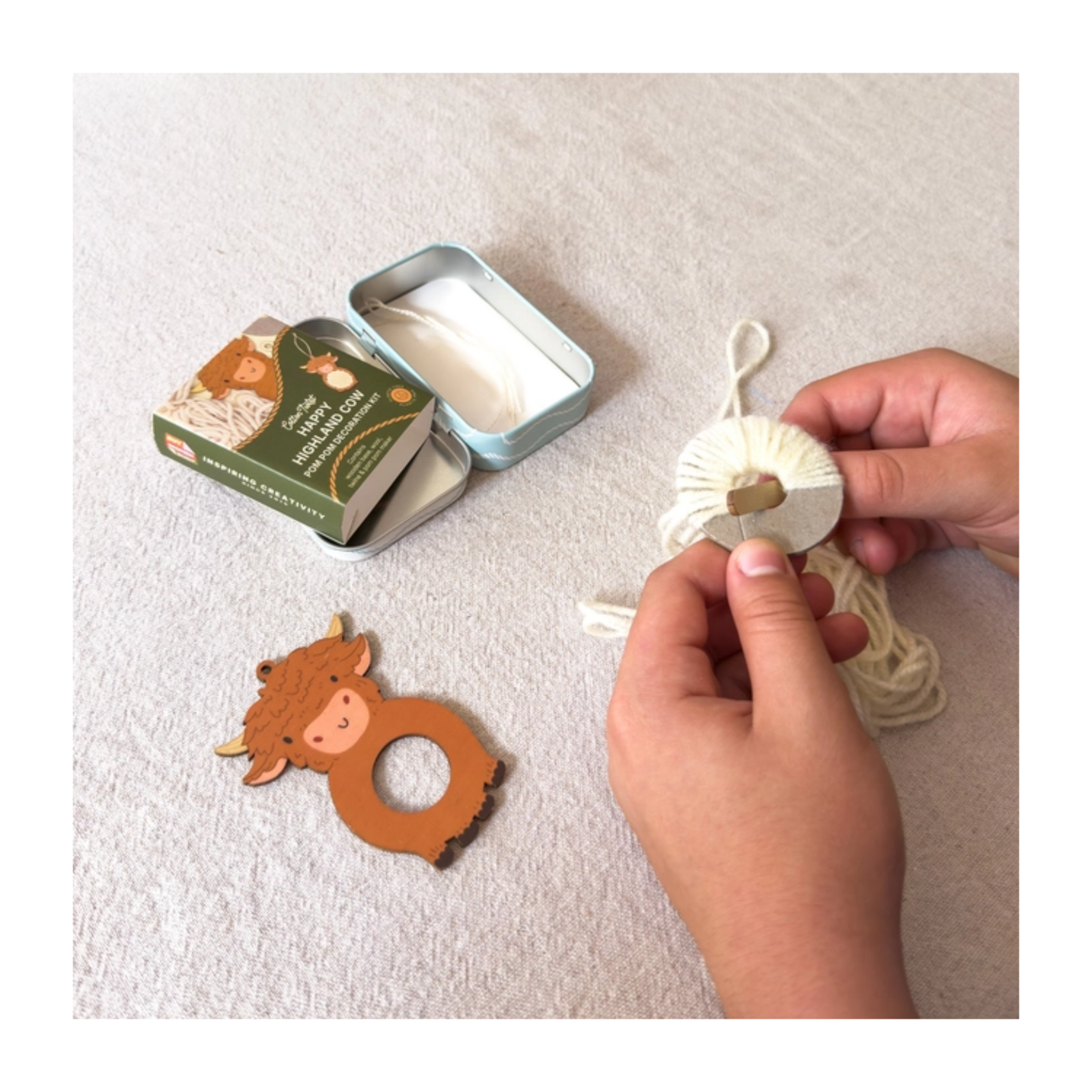 Highland Cow Pom-Pom Decoration Kit