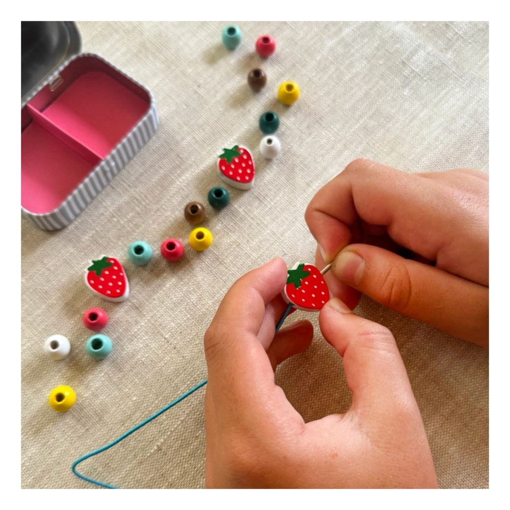 
                  
                    Strawberry Bracelet Kit
                  
                