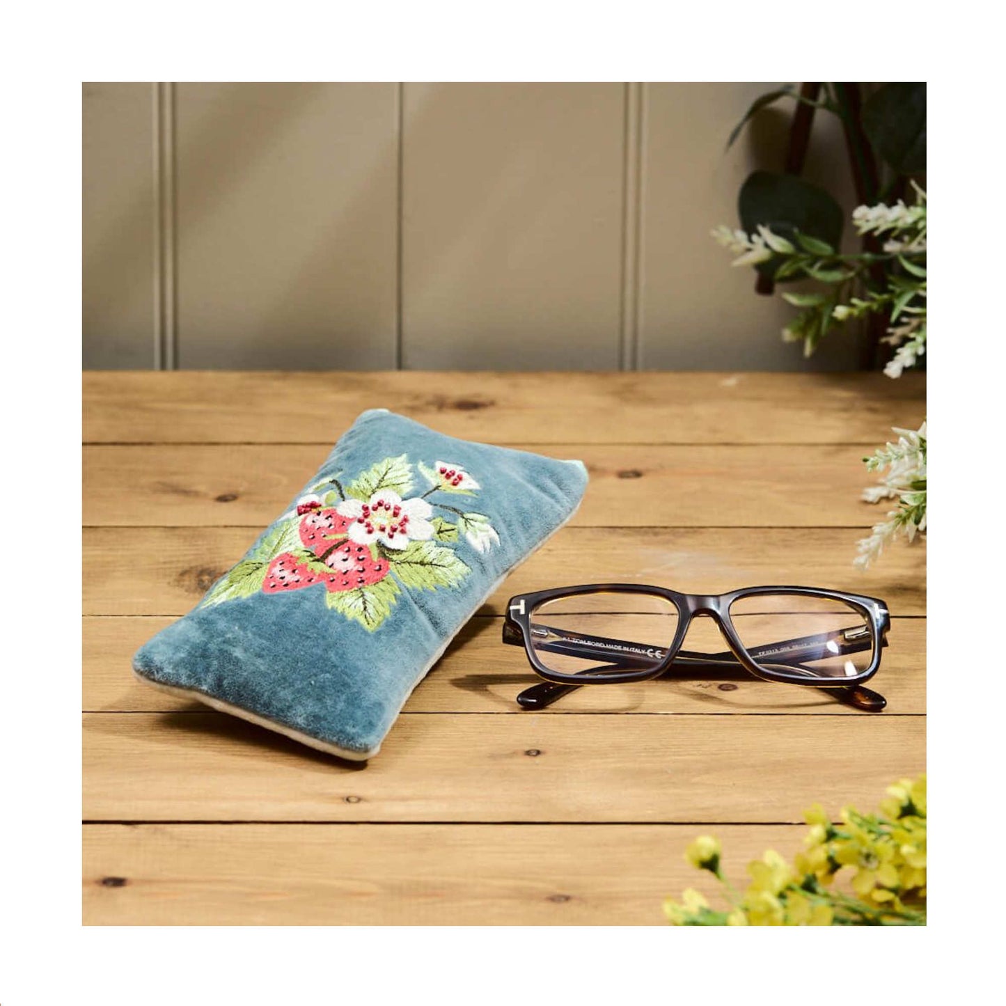 Strawberry Velvet Glasses Case