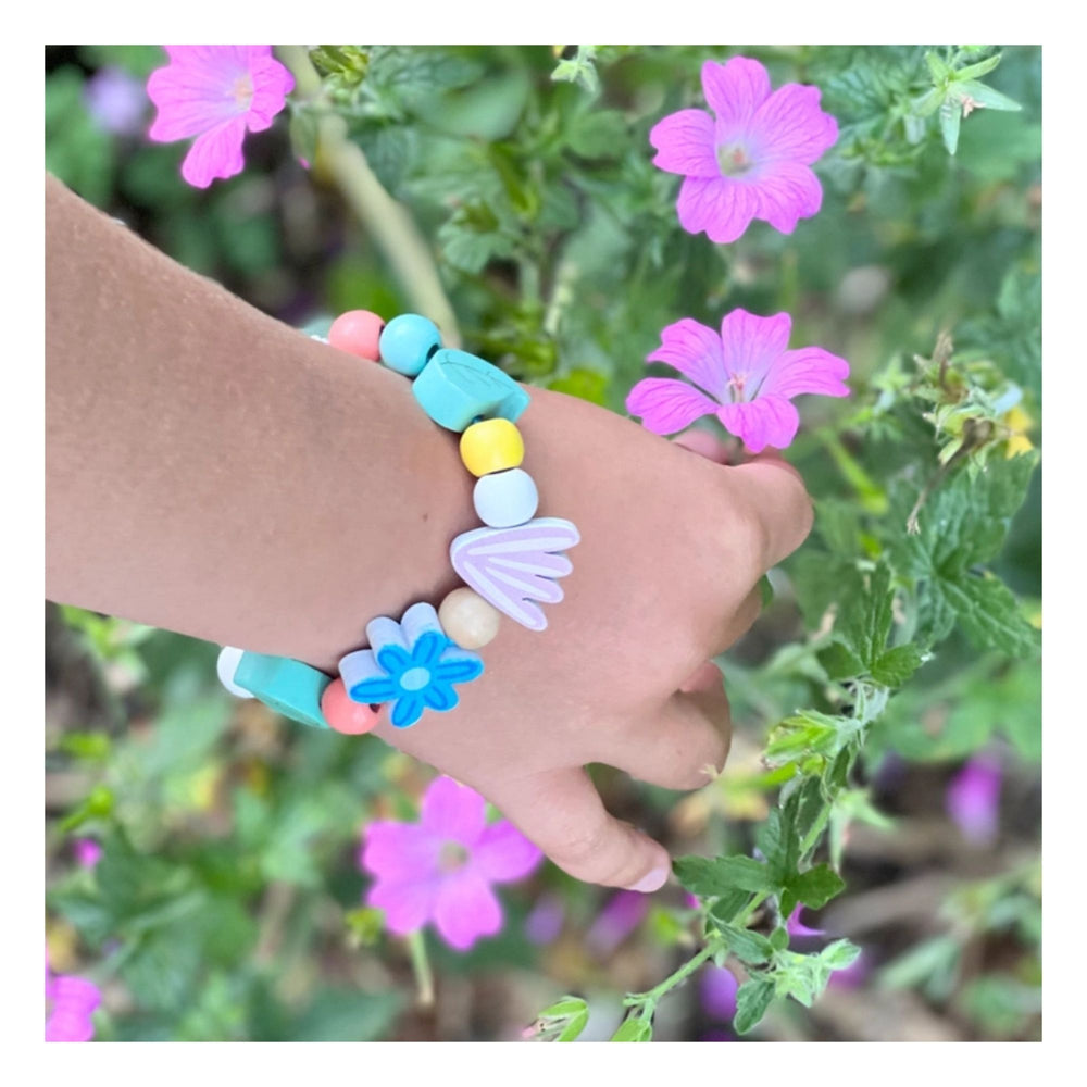 
                  
                    Wildflower Bracelet Kit
                  
                