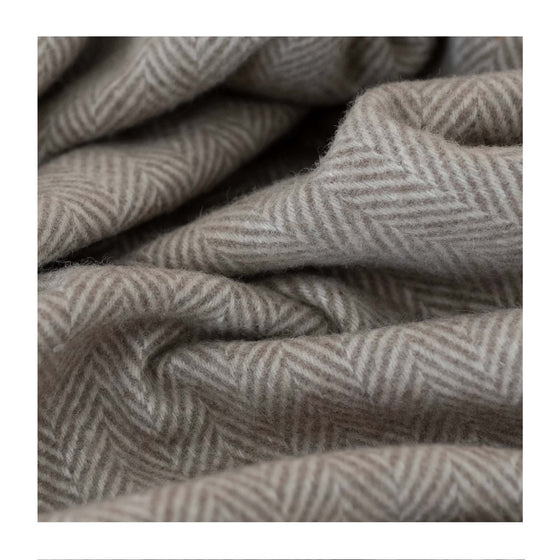 Natural Herringbone Recycled Wool Knee Blanket